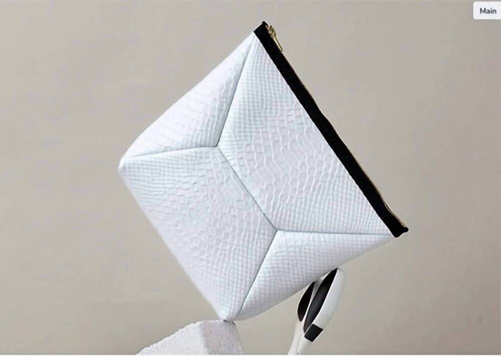 NEW AMPERSAND AS APOSTROPHE women's leather clutch in white